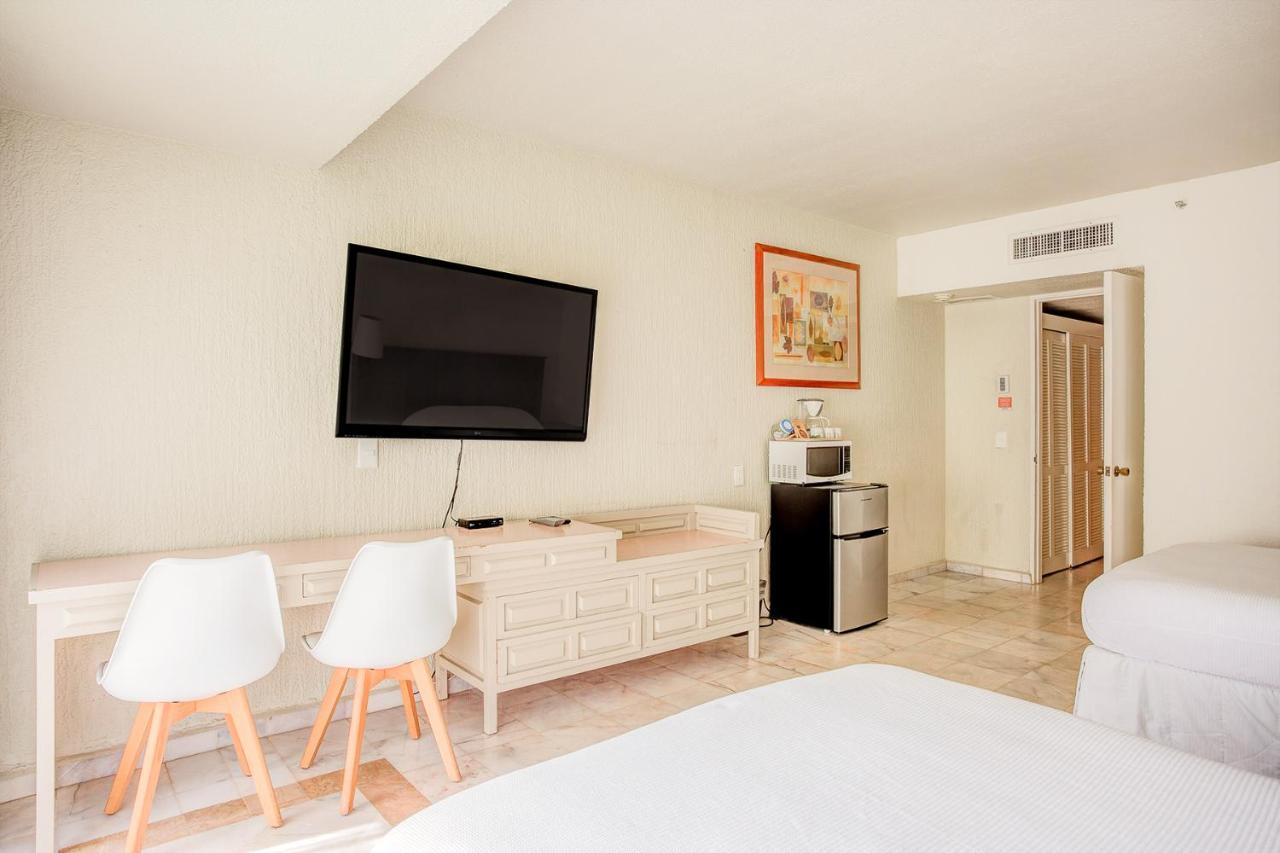 Condos In Prime Cancun Location Plus 3 Pools Экстерьер фото